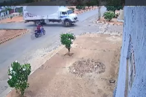 Acidente foi no bairro Planalto nesta quarta-feira (19) Imagens câmera de segurança