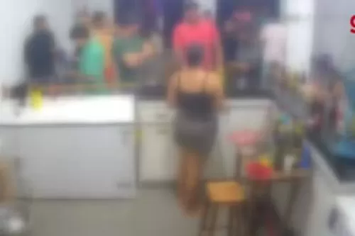 Homem foi morto a tiros dentro de bar — Foto: Reprodução vídeo