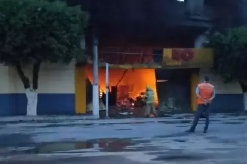 Loja fica no Centro de Várzea da Palma — Foto: Redes sociais