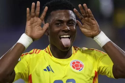 Néiser Villarreal foi destaque com a Colômbia no Mundial Sub-20 (Foto: Javier Torres/AFP)