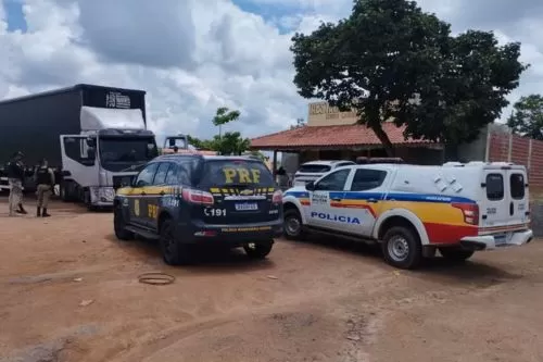 Caminhoneiro é preso na BR-251, em Montes Claros, por suspeita de agredir companheira