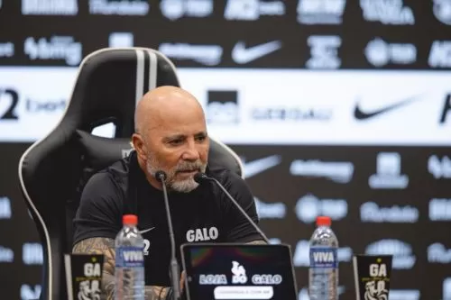 Sampaoli critica protestos da torcida do Atlético e pede paciência na reformulação