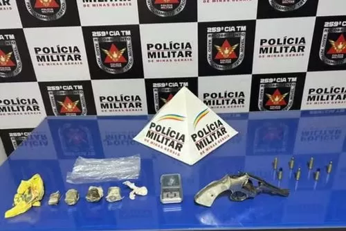 Materiais apreendidos durante a ocorrência — Foto: Polícia Militar