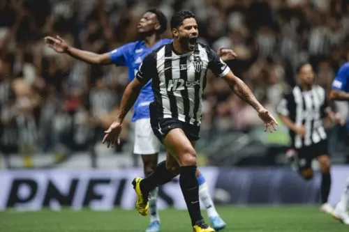 Hulk comemora golaço que deu a vitória para o Atlético contra o Cruzeiro (Foto: Pedro Souza / Atlético)