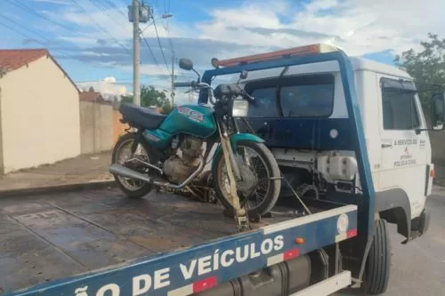 Polícia Militar apreende motocicleta com sinais de adulteração em Pirapora