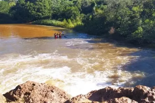 Jovem se afogou na Cachoeira do Rio Pandeiros — Foto: Corpo de Bombeiros/Divulgação