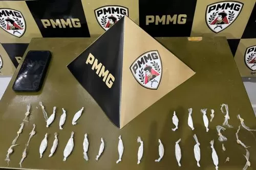 Polícia Militar prende mulher por tráfico e corrupção de menores em Joaquim Felício