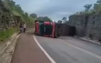 Acidente interditou totalmente a BR-356/Foto: Reprodução Redes Sociais