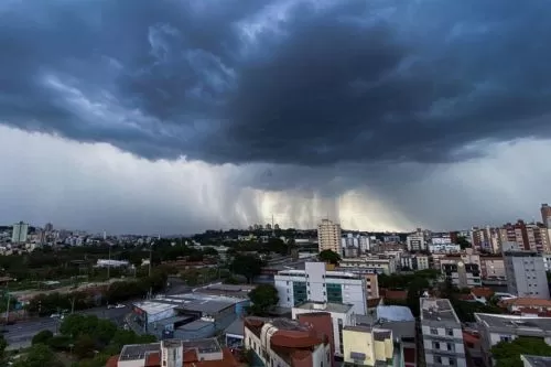Terça-feira (24) será marcada por chuva frequente e temperaturas amenas em Curvelo