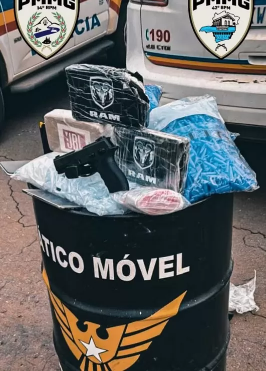 Passageiro de ônibus é preso com drogas e armas ao chegar em Curvelo