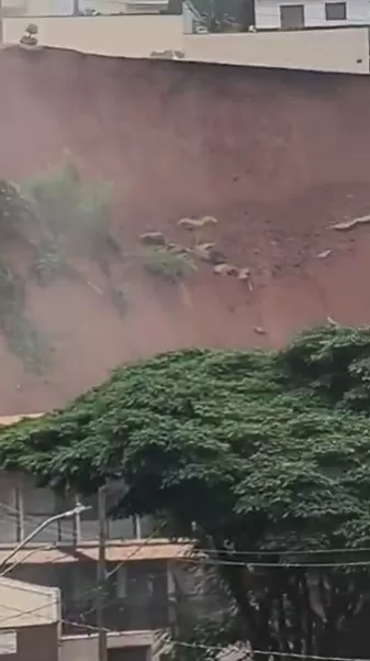 VÍDEO: Deslizamento atinge casas em bairro nobre em Juiz de Fora devido a chuvas intensas na cidade