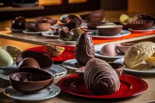 Comércio mantém ovos de Páscoa em alta apesar da queda do cacau no campo