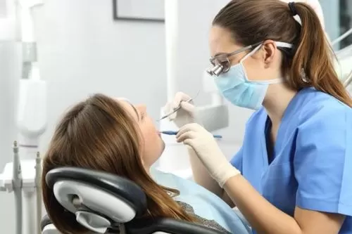 Prefeitura de Curvelo abre processo seletivo simplificado para auxiliar em saúde bucal