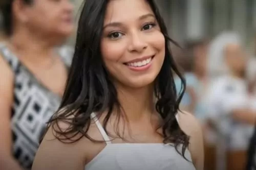 Foto: Ana Beatriz Leal, de 23 anos, natural de Jequitaí (MG)/ Reprodução redes sociais