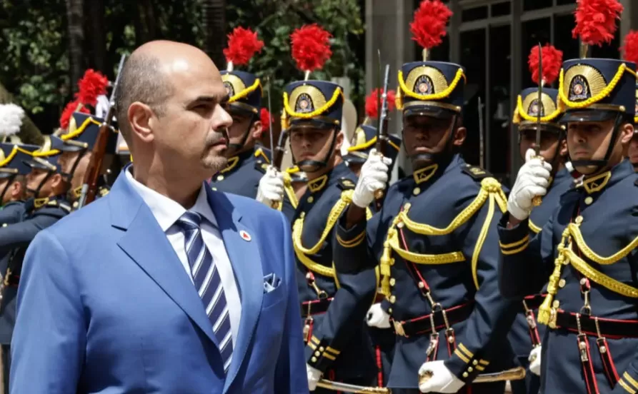 Mateus Simões assume Governo de Minas após renúncia de Romeu Zema para disputar a Presidência