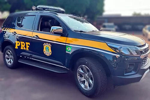 Colisão entre caminhões mobiliza resgate na BR-262 em Juatuba