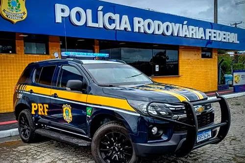 Médico é preso com medicamentos irregulares e eletrônicos na BR-365, em Montes Claros