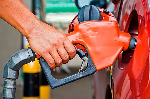 Governo lança pacote bilionário para conter alta dos combustíveis no país