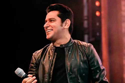 Forró de Corinto confirma a 2ª atração que sobe ao palco no dia 19 de julho: Léo Magalhães