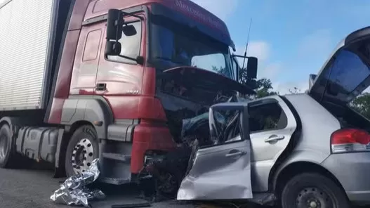 Seis pessoas da mesma família morrem em colisão frontal na BR-251, em Salinas