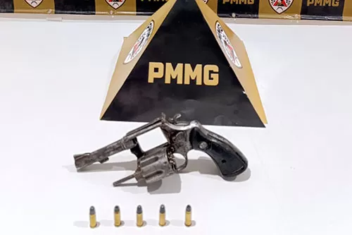 Suspeito armado em bar é preso pela Polícia Militar em Buritizeiro