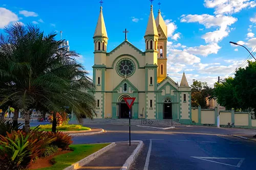 Tempo de sol entre nuvens nesta quarta-feira (29) em Curvelo 