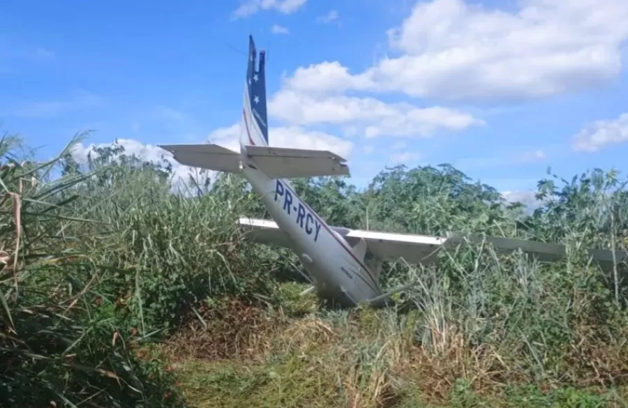 Avião faz pouso forçado após falha no motor em Pará de Minas