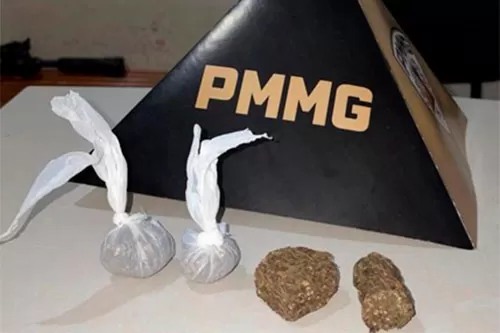 Drogas são apreendidas pela Policia Militar em Turmalina e nenhum suspeito foi localizado 