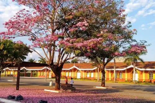 Curvelo amanhece com sol entre nuvens nesta terça-feira, 2 de junho