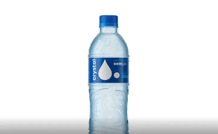 ANVISA determina recolhimento de lote de água mineral Crystal após detecção de bactéria