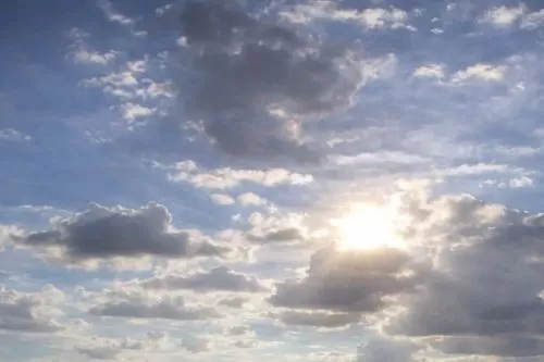 Curvelo terá dia de sol entre nuvens nesta segunda feira (15)