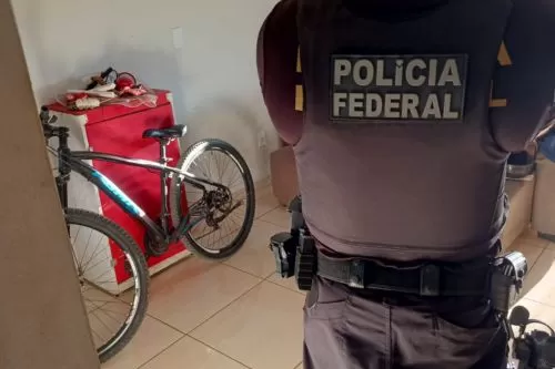 Operação da Polícia Federal resulta em prisão por armazenamento de material de abuso infantil em Buritizeiro