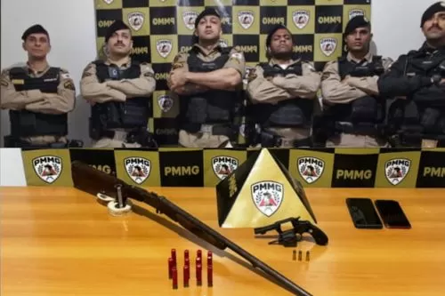 Veículo é recuperado e suspeitos são presos pela Polícia Militar em Carbonita