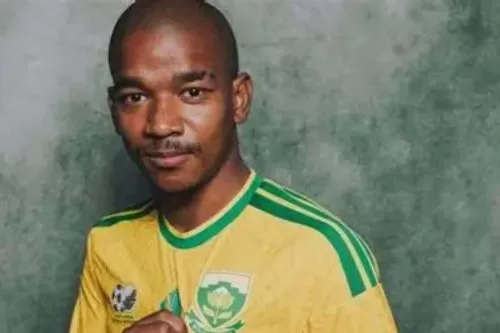 Meio-campista defendeu a seleção da África do Sul na Copa do Mundo de 2026;Jayden Adams morre aos 25 anos e deixa o futebol sul-africano de luto