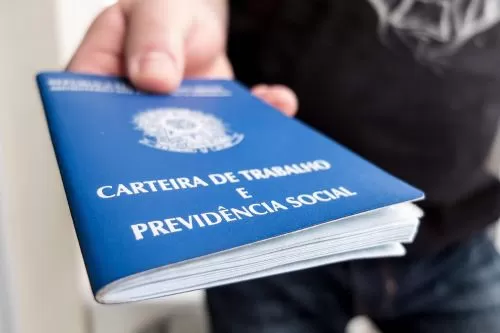 Oportunidade de Emprego: Loja de Maquiagem abre vaga para vendedora em Curvelo