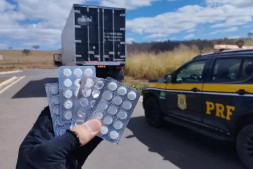 Caminhoneiro é flagrado com 43 comprimidos de “rebite” durante abordagem da PRF