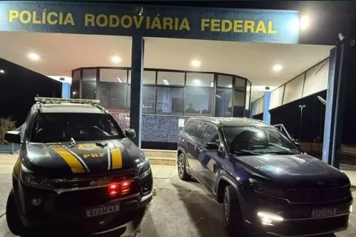 Jeep roubado no Rio é interceptado na Fernão Dias; dupla armada seguia para Curvelo