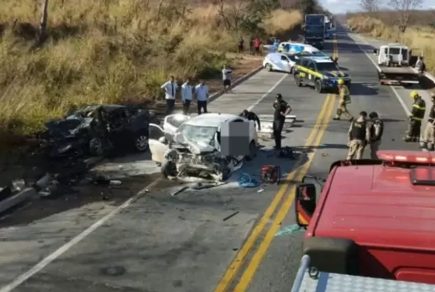 Carro provoca acidente com sete mortos na BR-251 após fuga da polícia com drogas