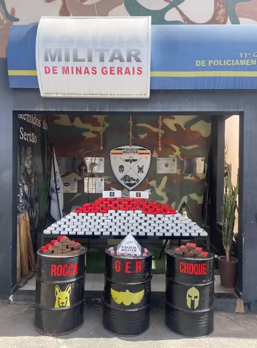 Segundo PM, carga seria entregue em São João da Ponte e droga estava na caçamba de uma Saveiro — Foto: Polícia Militar 