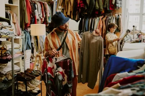 Bazar da APAE de Curvelo tem peças por apenas R$ 2 nesta terça-feira (18)