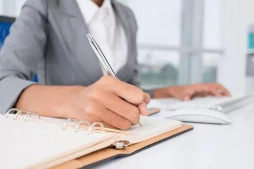Rede Santana anuncia oportunidade de emprego para auxiliar administrativo em Curvelo