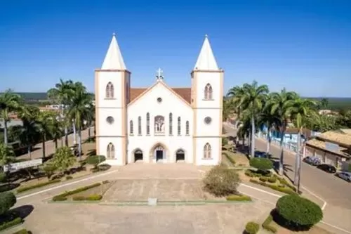 Felixlândia inaugura nova estância do Clube dos Oficiais da PM e do Corpo de Bombeiros
