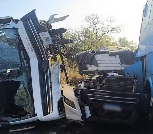 Engavetamento na BR-135 — Foto: Polícia Militar Rodoviária 