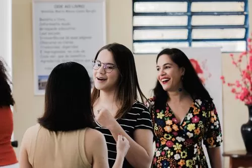 Foto: Reprodução/internet- Acolhimento entre mulheres