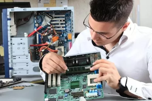 Curvelo tem vaga aberta para técnico de informática na Copycentro