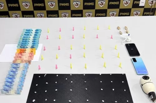 Operação da PM termina com apreensão de drogas, dinheiro e celulares em Conceição do Mato Dentro