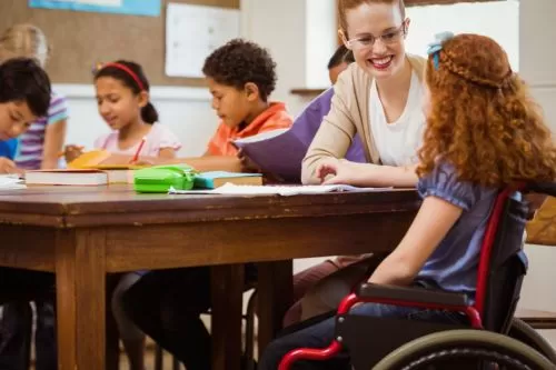 Instituto Mix abre vaga temporária para auxiliar de apoio escolar em Curvelo