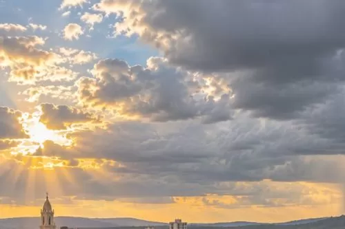 Curvelo terá máxima de 35°C nesta quarta-feira (14), com previsão de chuva à noite