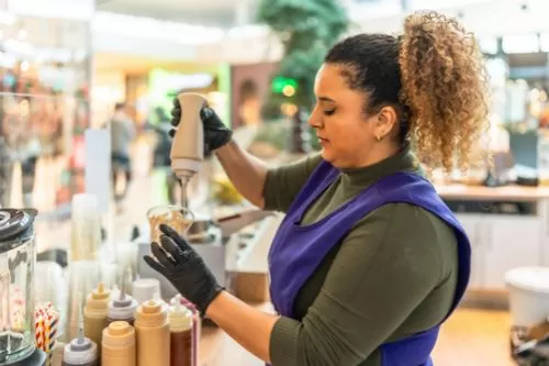 Curvelo tem novas oportunidades de emprego na Mr. Shake com vagas para atendimento e produção