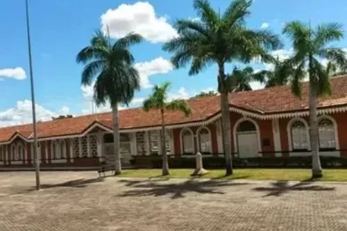 Foto: Reprodução/internet- Praça da Estação Centro de referência em Curvelo -MG